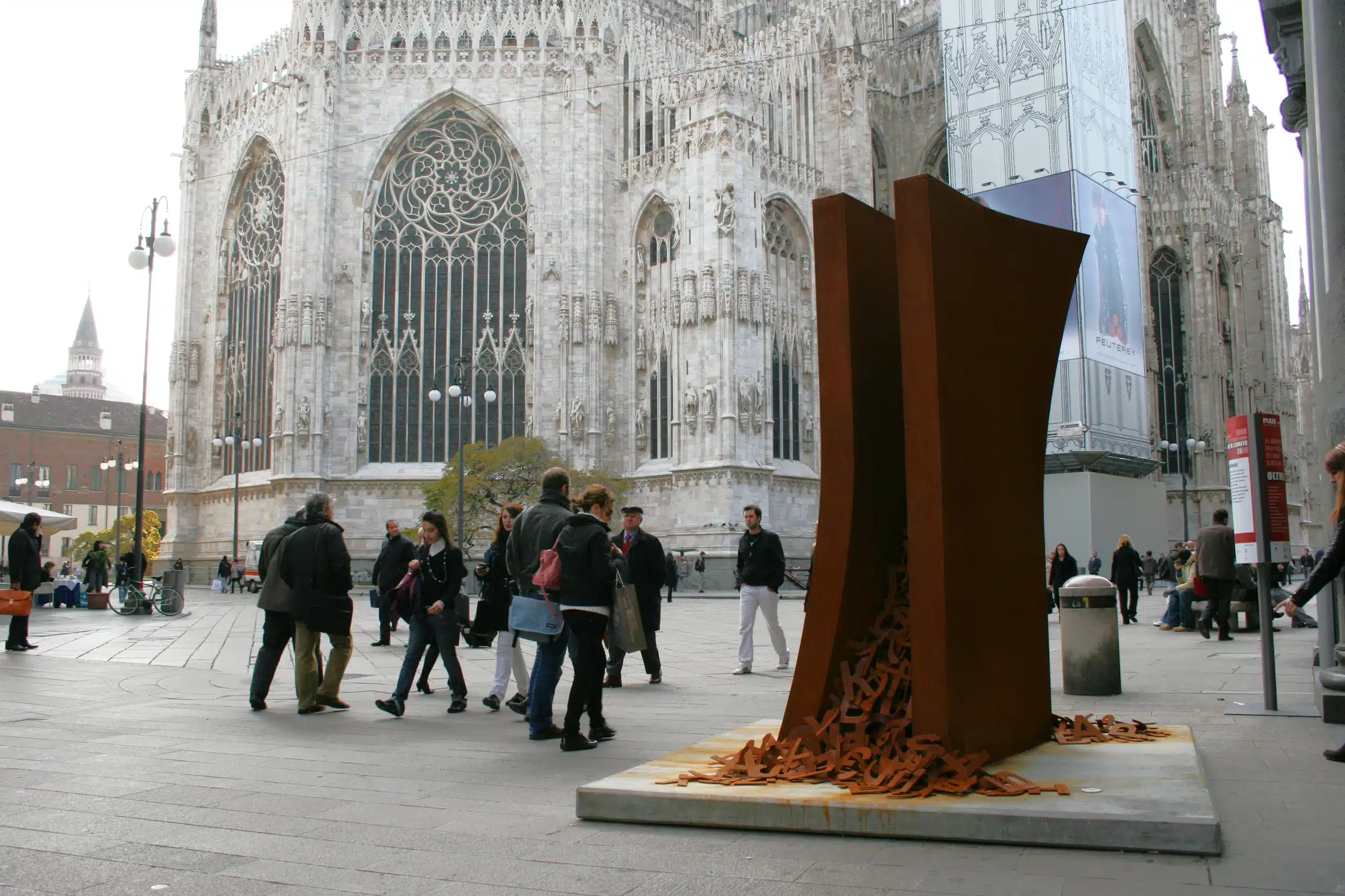 4_(S)CONFINARE_2009, dim. 250x250xh276, acciaio corten e cemento armato_orizzontale